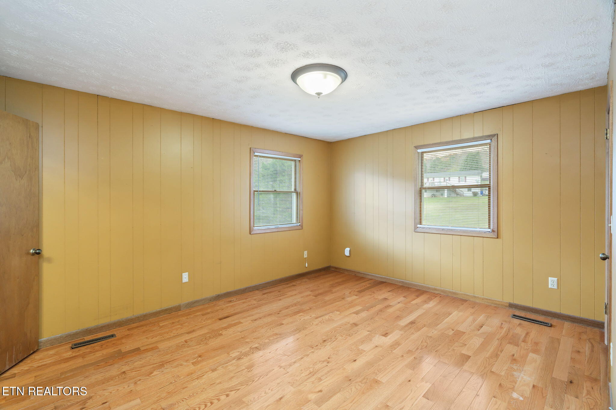233 Hannah Road Harriman, TN 37748 - Photo 24 of 42 26-web-or-mls-233 Hannah Drive-27