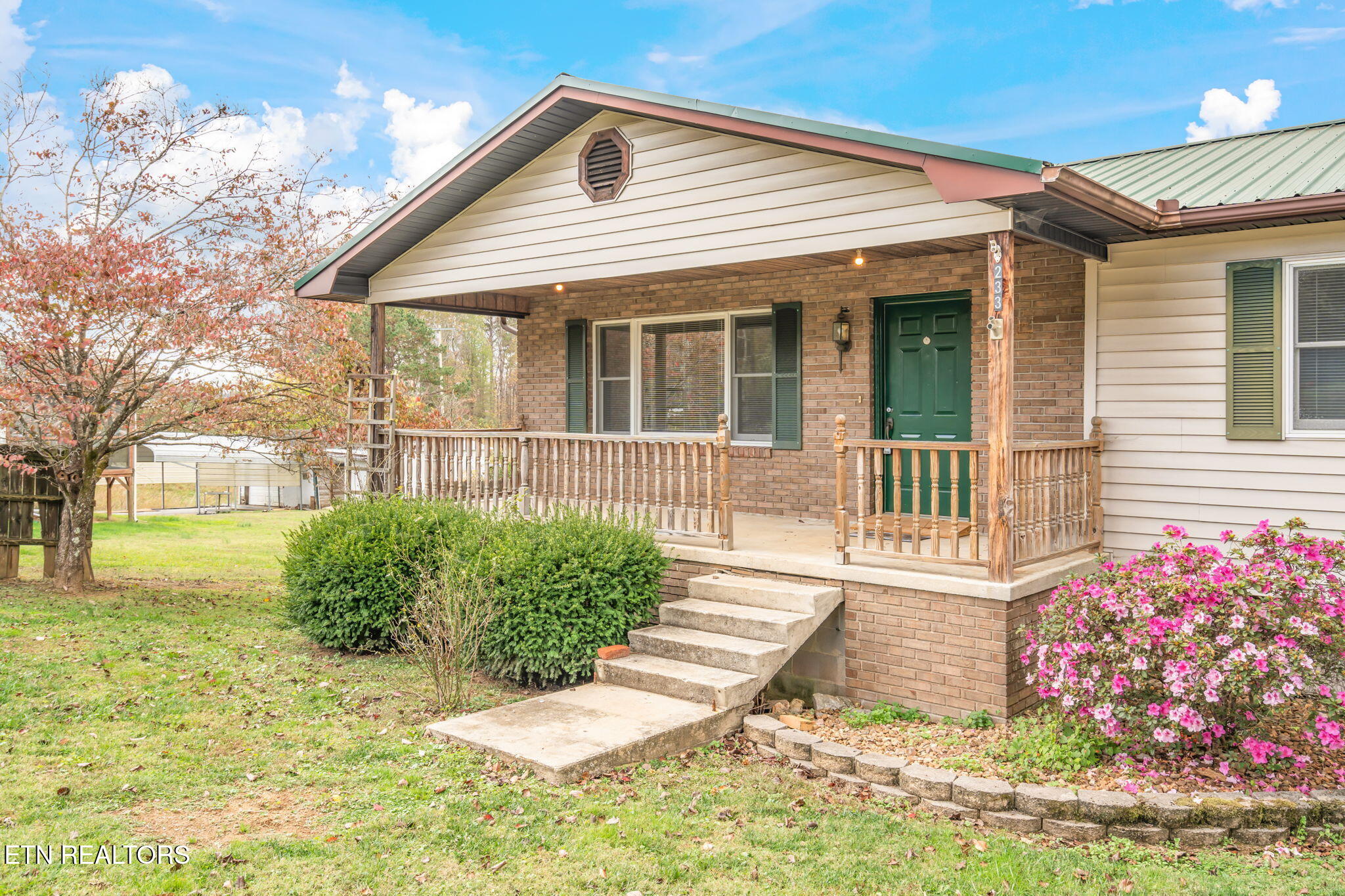 233 Hannah Road Harriman, TN 37748 - Photo 3 of 42 3-web-or-mls-233 Hannah Drive-4