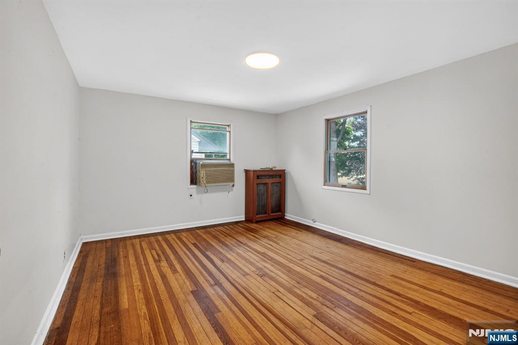 489 Maple Avenue Teaneck, NJ 07666 - Photo 10 of 14
