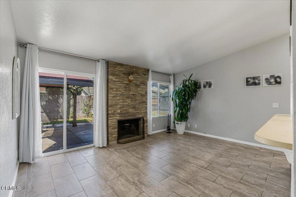 925 South L Street Oxnard, CA 93030 - Photo 8 of 24 14-DSC02851