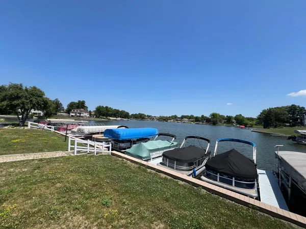 $339,900 | 5065 Spinnaker Lane, Unit D, Crown Point, IN 46307