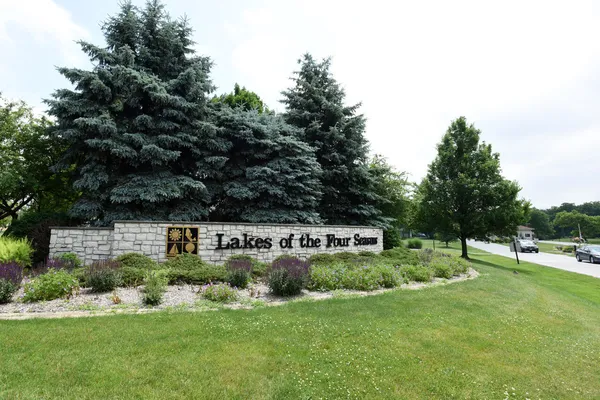 $339,900 | 5065 Spinnaker Lane, Unit D, Crown Point, IN 46307