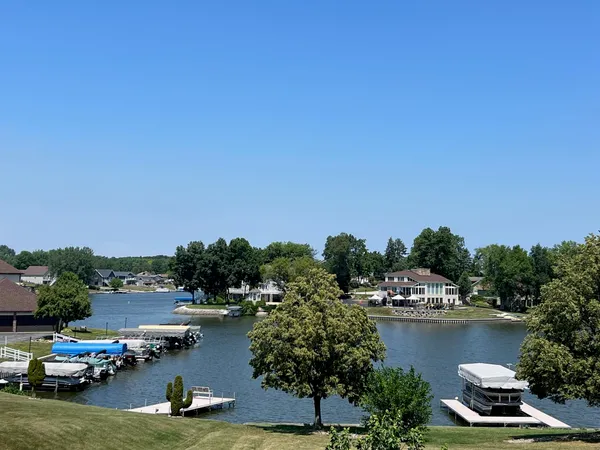 $339,900 | 5065 Spinnaker Lane, Unit D, Crown Point, IN 46307