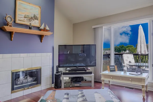 $339,900 | 5065 Spinnaker Lane, Unit D, Crown Point, IN 46307