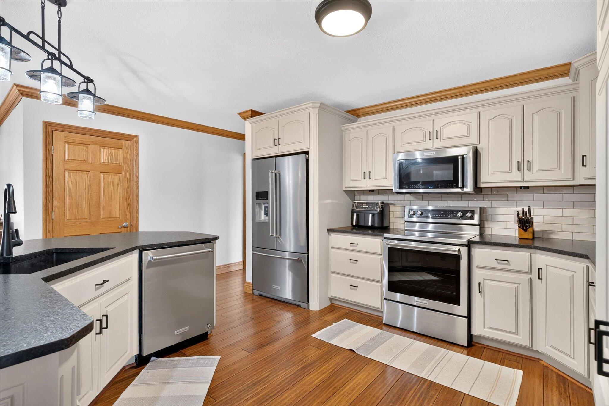8070 Southeast 1100th Road Collins, MO 64738 - Photo 14 of 53 17-17