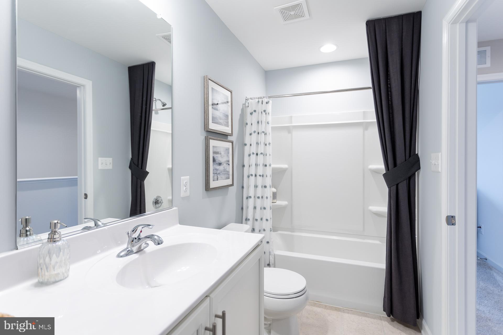 422 Ludgate Manor Falling Waters, WV 25419 - Photo 12 of 36