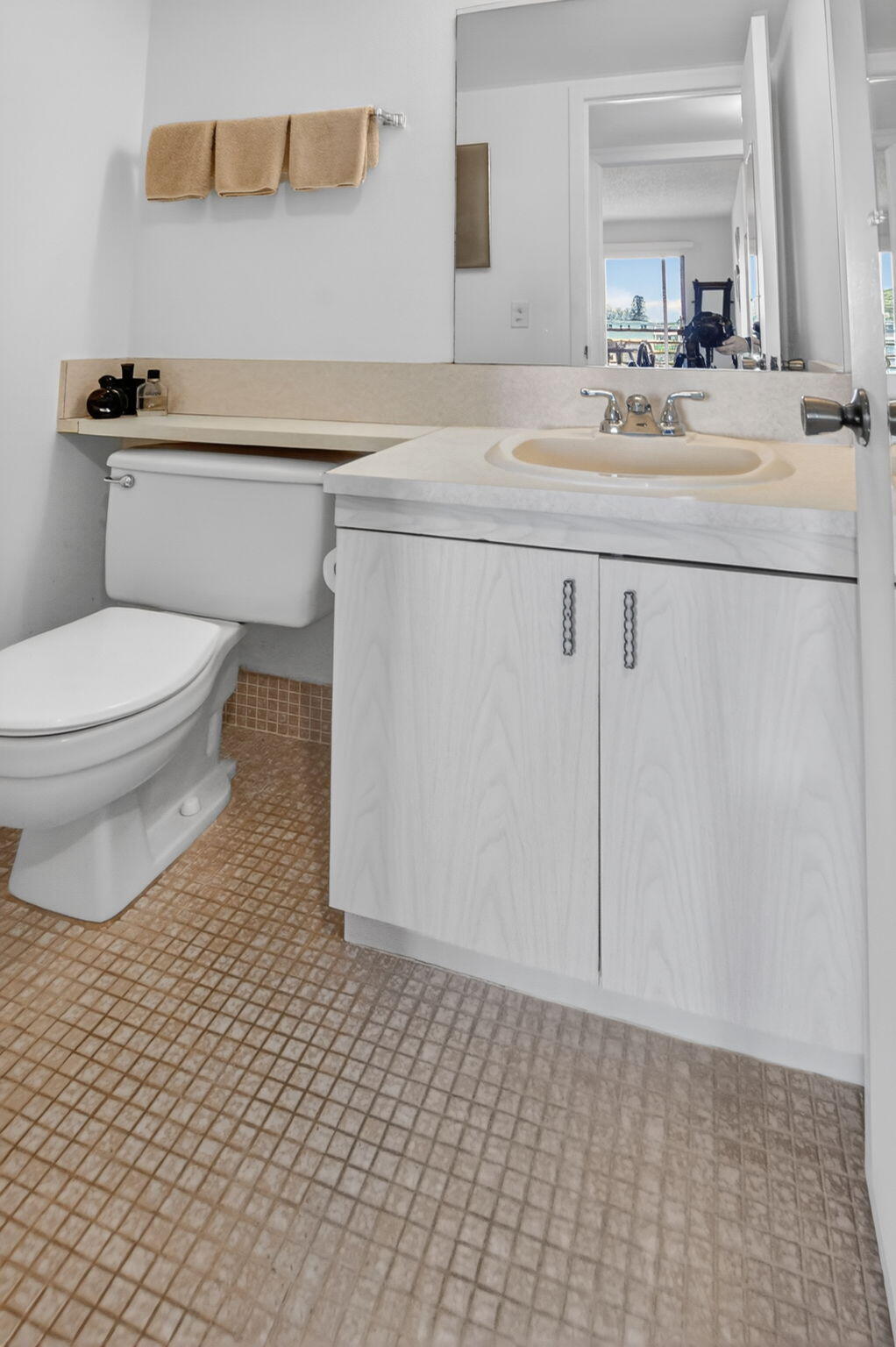 4024 Guildford East, Unit 4024 Boca Raton, FL 33434 - Photo 15 of 76 16-web-or-mls-DSC_7233