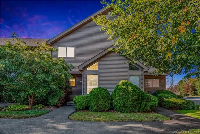 $2,250 | 2 Canterbury Court, Unit 5, Middletown, CT 06457