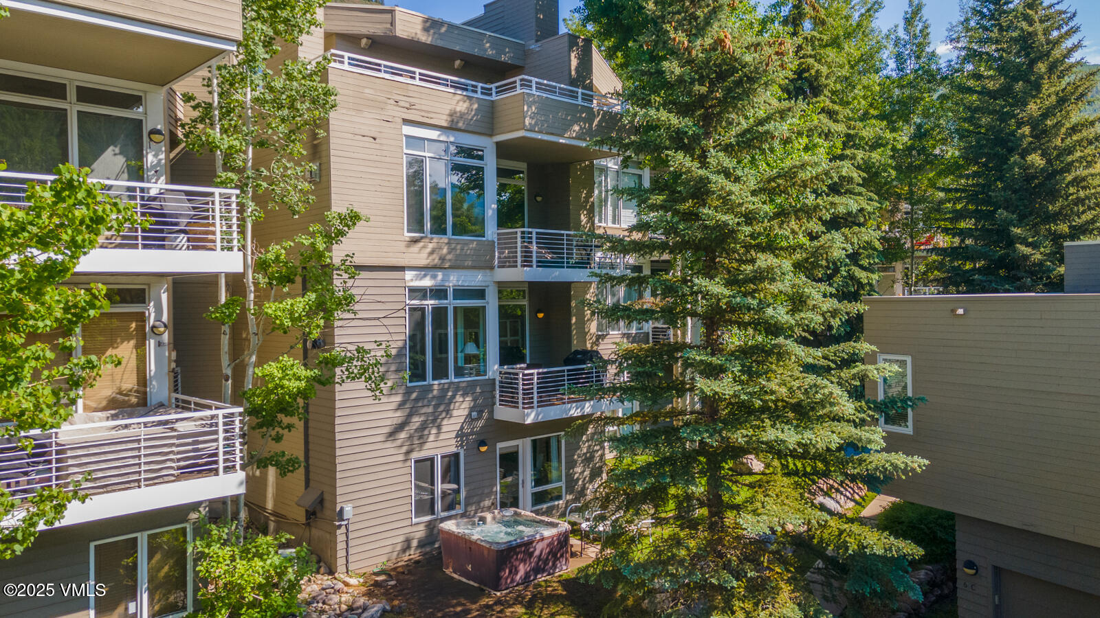 1230 Lions Ridge Loop, Unit 2D Vail, CO 81657 - Photo 38 of 42 front view of a house