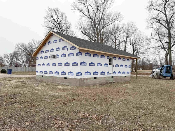 $179,900 | 100 Hoosier Way, Mitchell, IN 47446