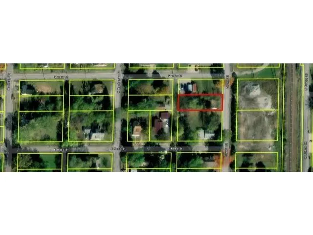 $4,400 | 805 Grand Street, Benton, IL 62812