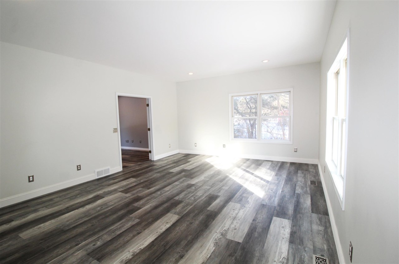5455 Oleksyn Road Flint, MI 48504 - Photo 16 of 37 50065275-15.JPG