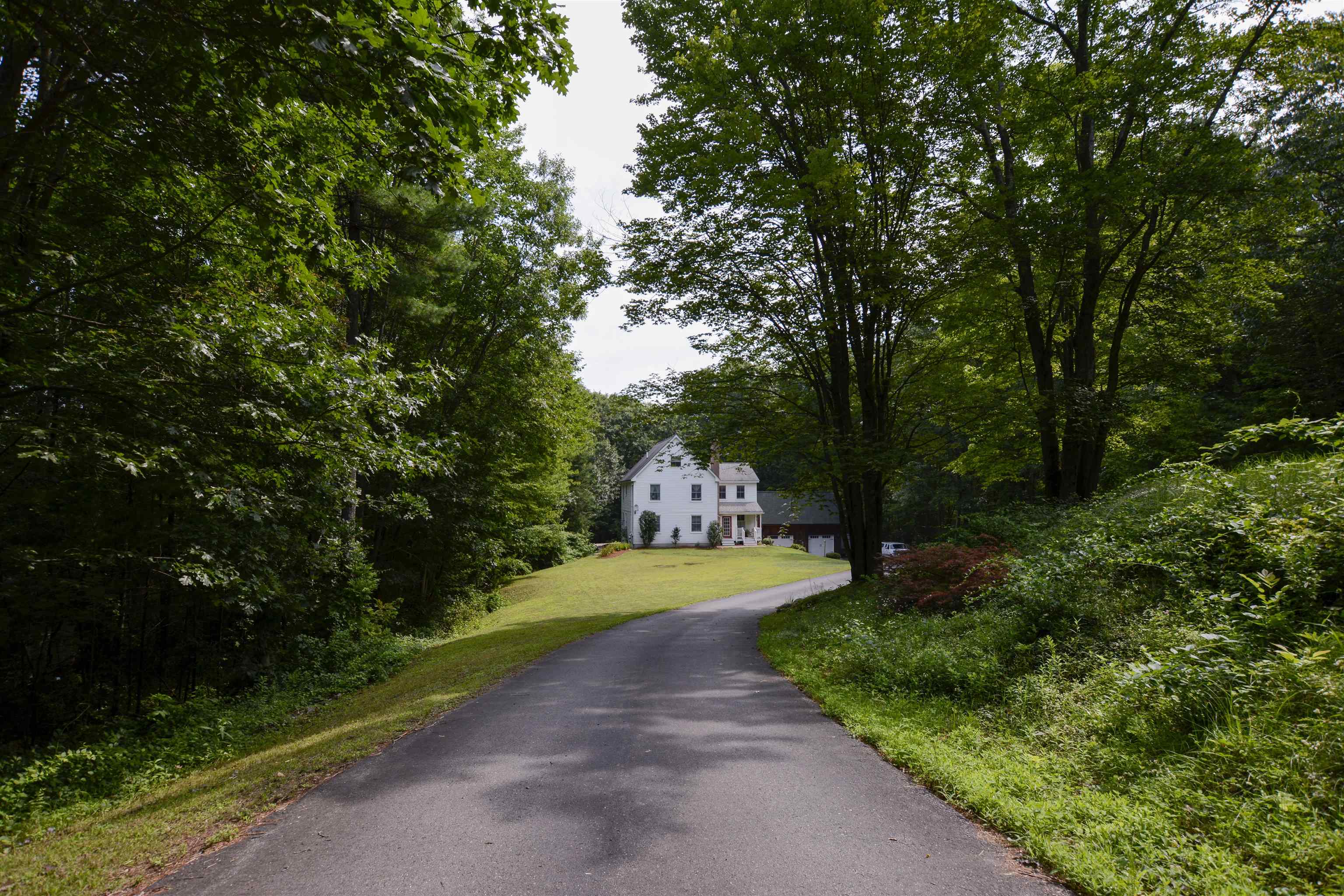 15 Kelley Road Londonderry, NH 03053 - Photo 2 of 39