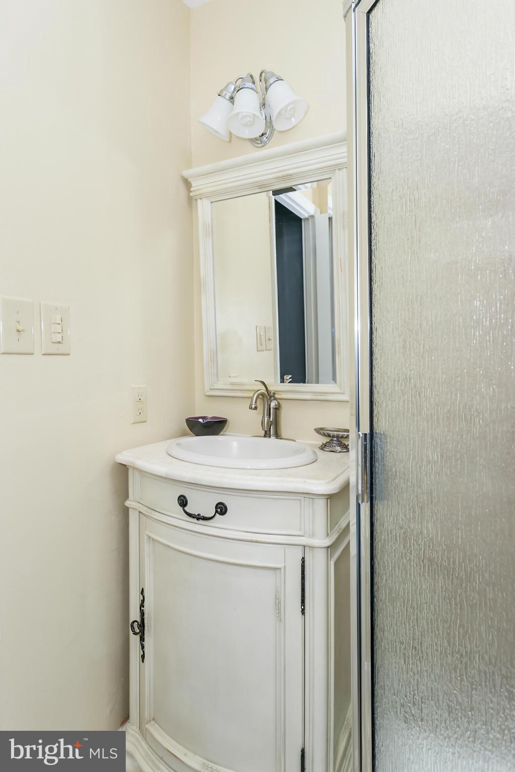 2148 Chantilla Road Catonsville, MD 21228 - Photo 23 of 27 Bath