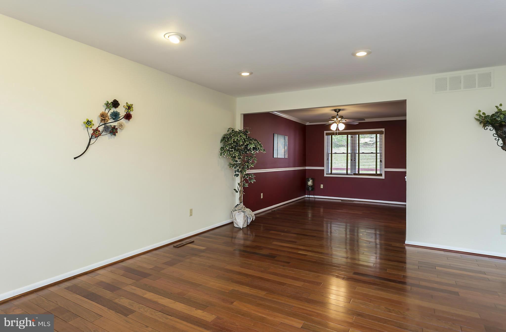 2148 Chantilla Road Catonsville, MD 21228 - Photo 5 of 27 Family Room