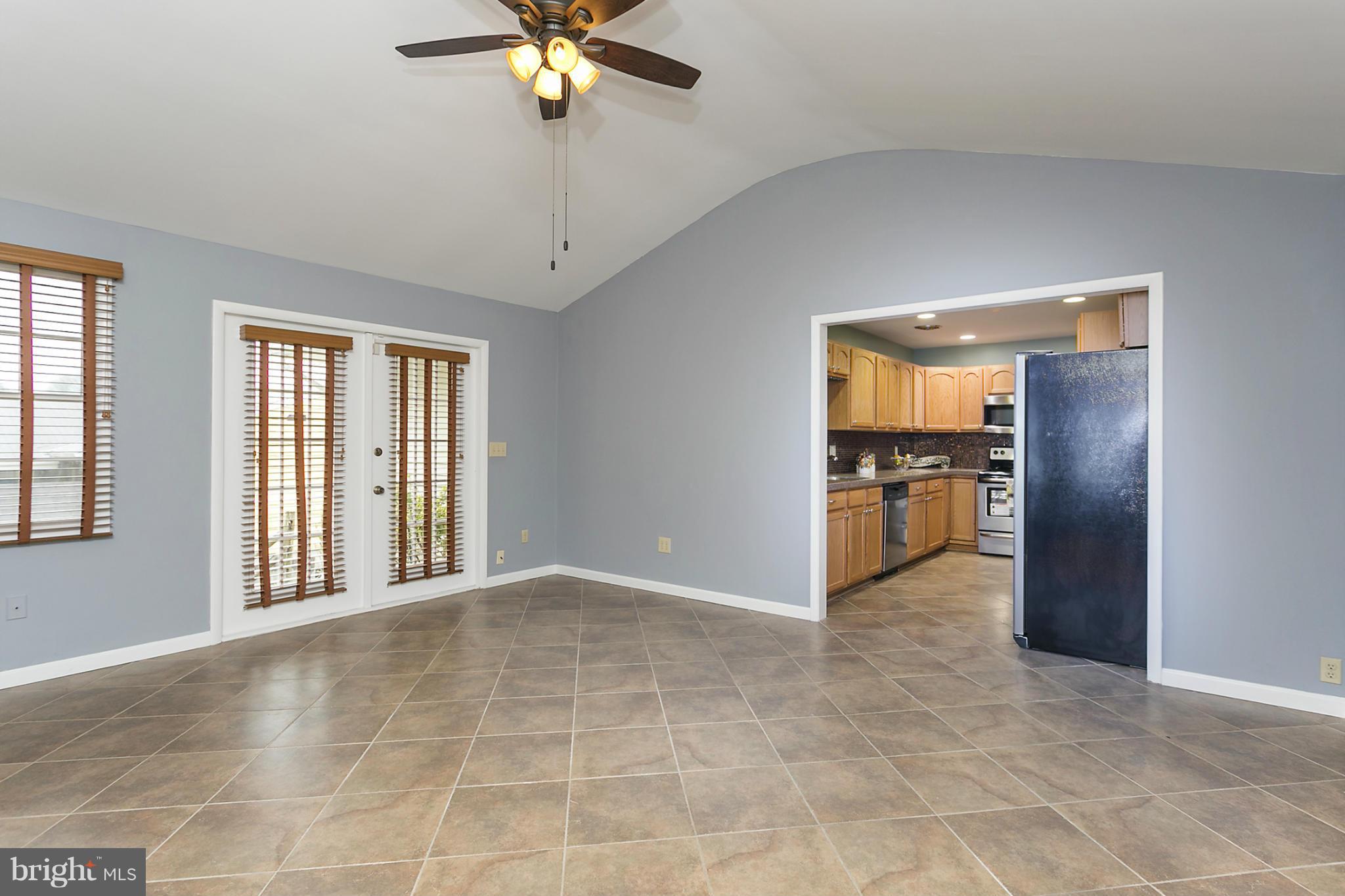 2148 Chantilla Road Catonsville, MD 21228 - Photo 9 of 27 Living Room