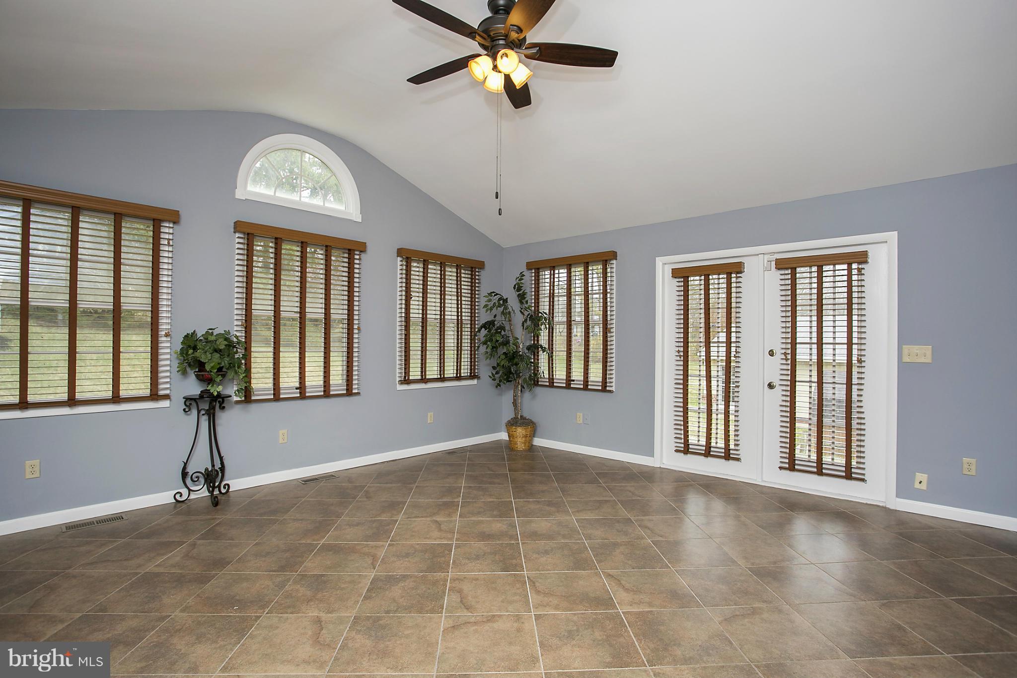 2148 Chantilla Road Catonsville, MD 21228 - Photo 10 of 27 Living Room
