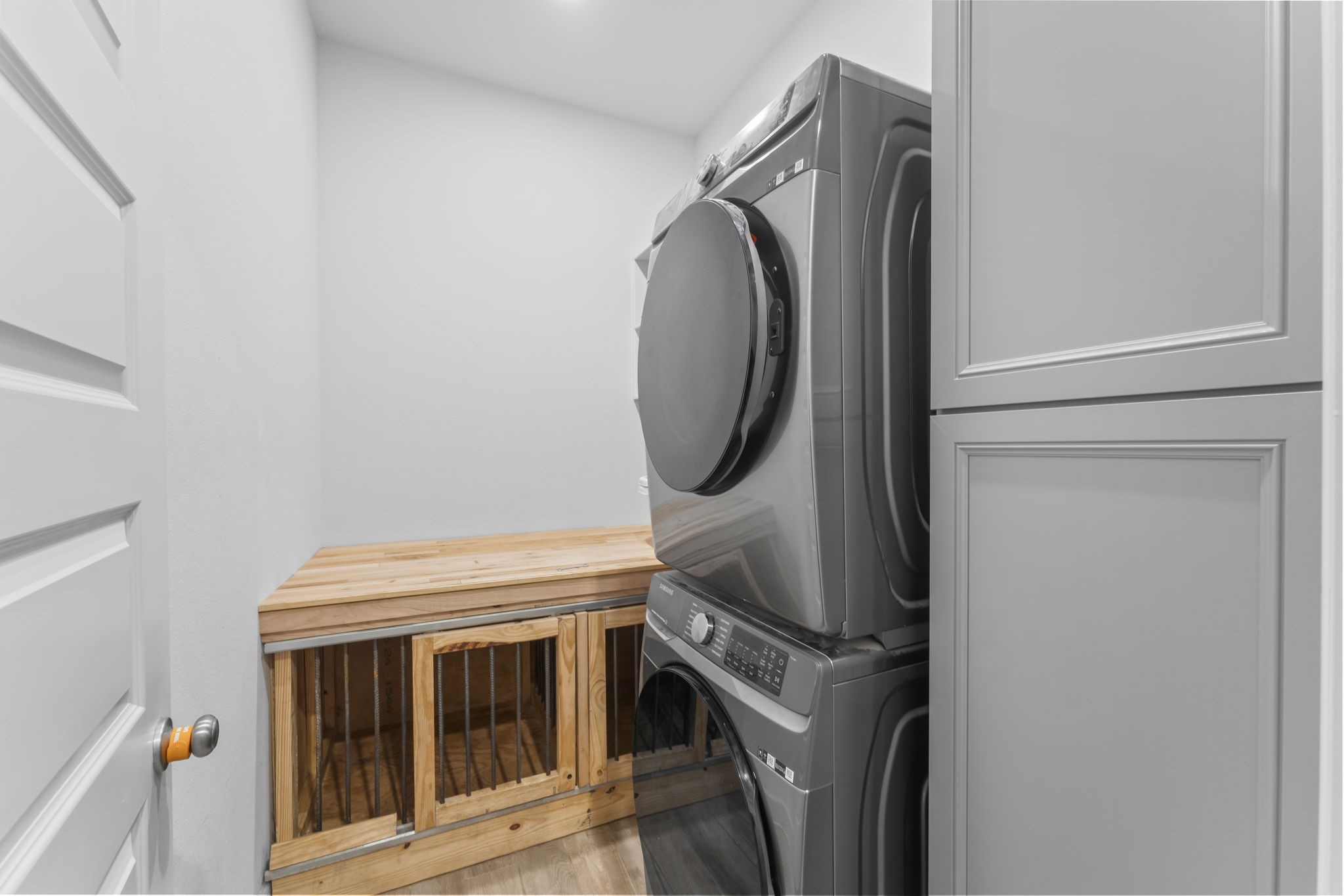 17163 Sandstone Street Conroe, TX 77302 - Photo 7 of 31 a utility room with dryer and washer