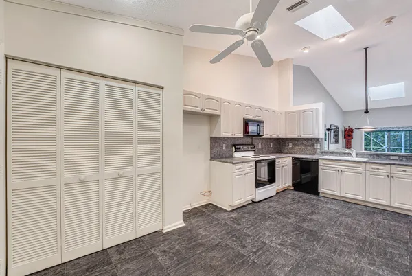 $319,500 | 7559 Seafoam Court, Boynton Beach, FL 33437