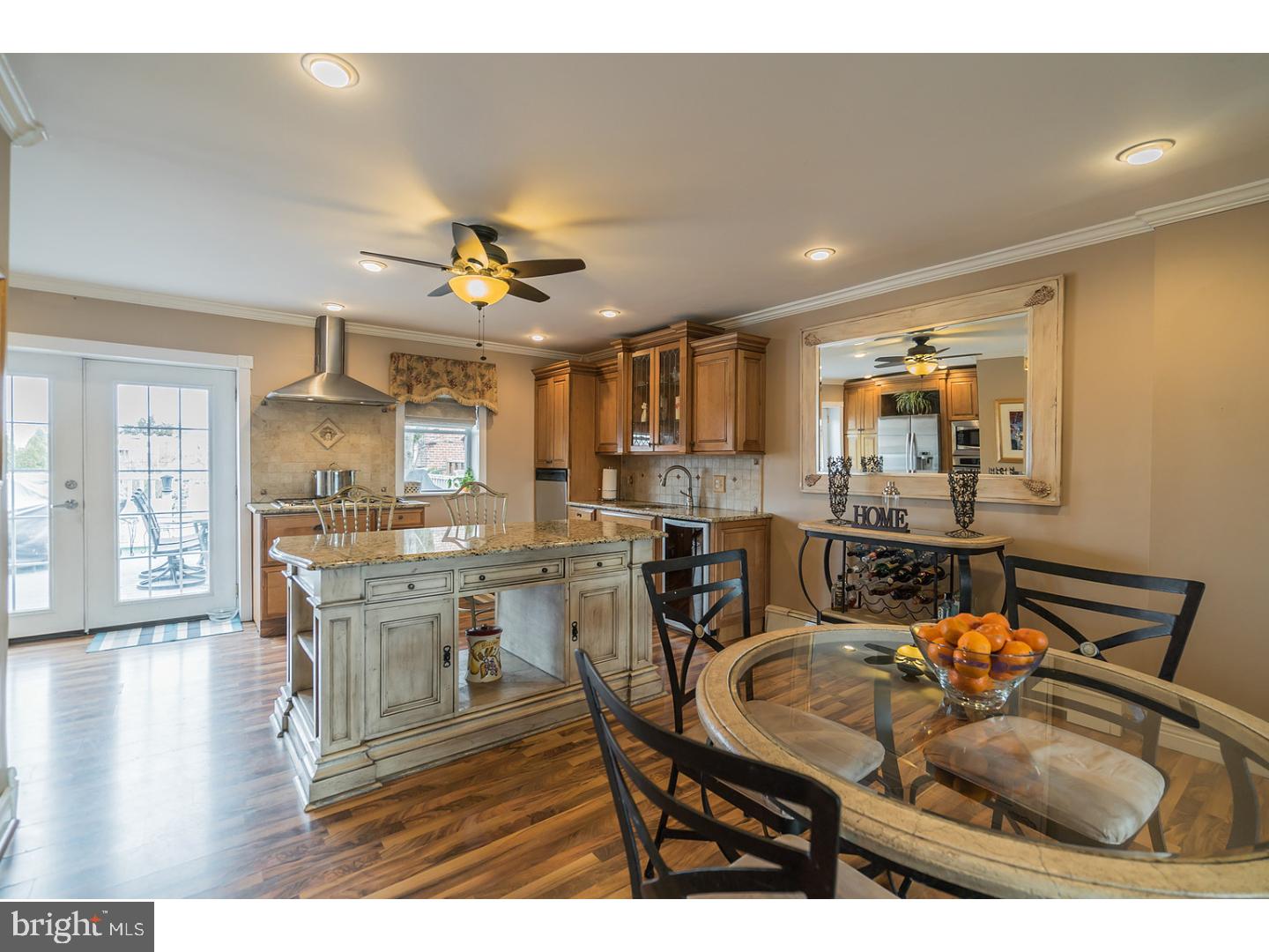 3843 Fairdale Road Philadelphia, PA 19154 - Photo 11 of 25 Kitchen