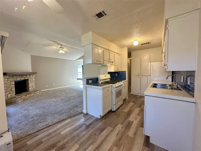 $2,150 | 3610 Greystone Drive, Unit A, Austin, TX 78731