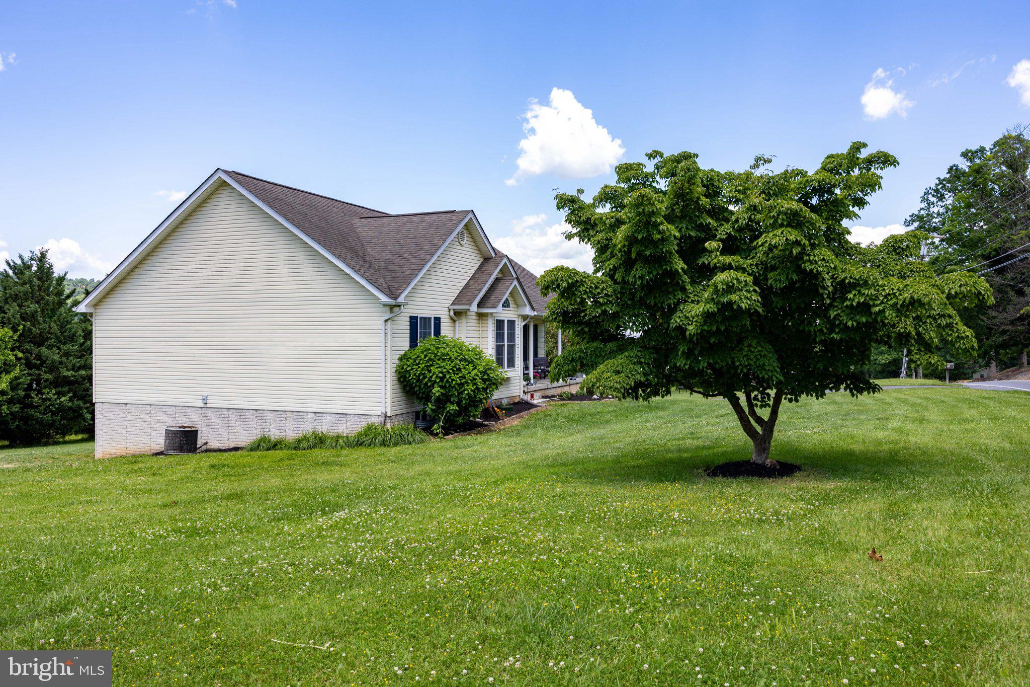677 Ridge Road South Martinsburg, WV 25403 - Photo 2 of 72