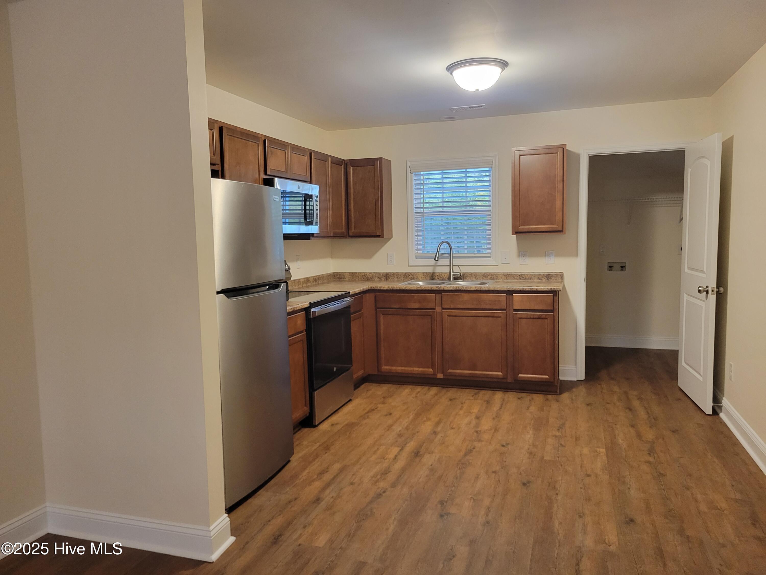 425 Belgrade-Swansboro Road Stella, NC 28582 - Photo 3 of 9 20250401_072827