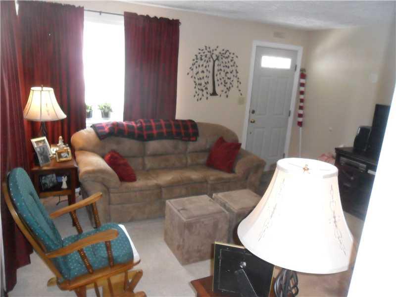 24 Coraopolis Road Coraopolis, PA 15108 - Photo 12 of 24 Living Room.