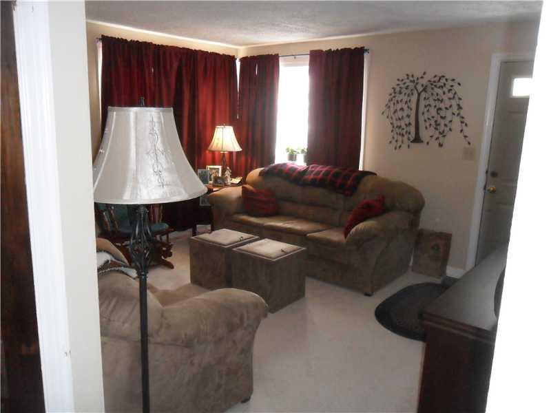 24 Coraopolis Road Coraopolis, PA 15108 - Photo 13 of 24 Living Room.