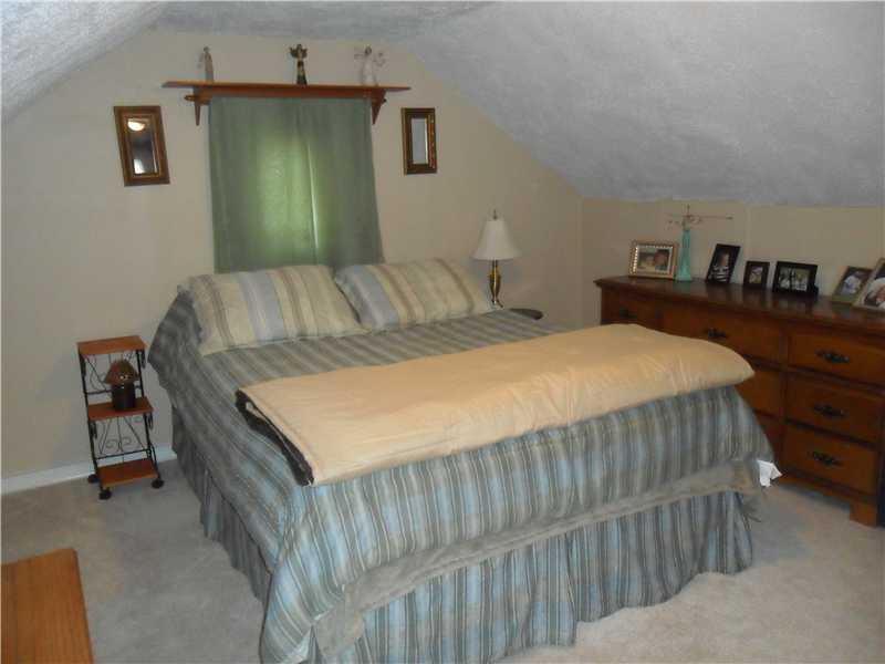 24 Coraopolis Road Coraopolis, PA 15108 - Photo 17 of 24 Bedroom.