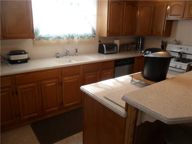 24 Coraopolis Road Coraopolis, PA 15108 - Photo 10 of 24 Kitchen.