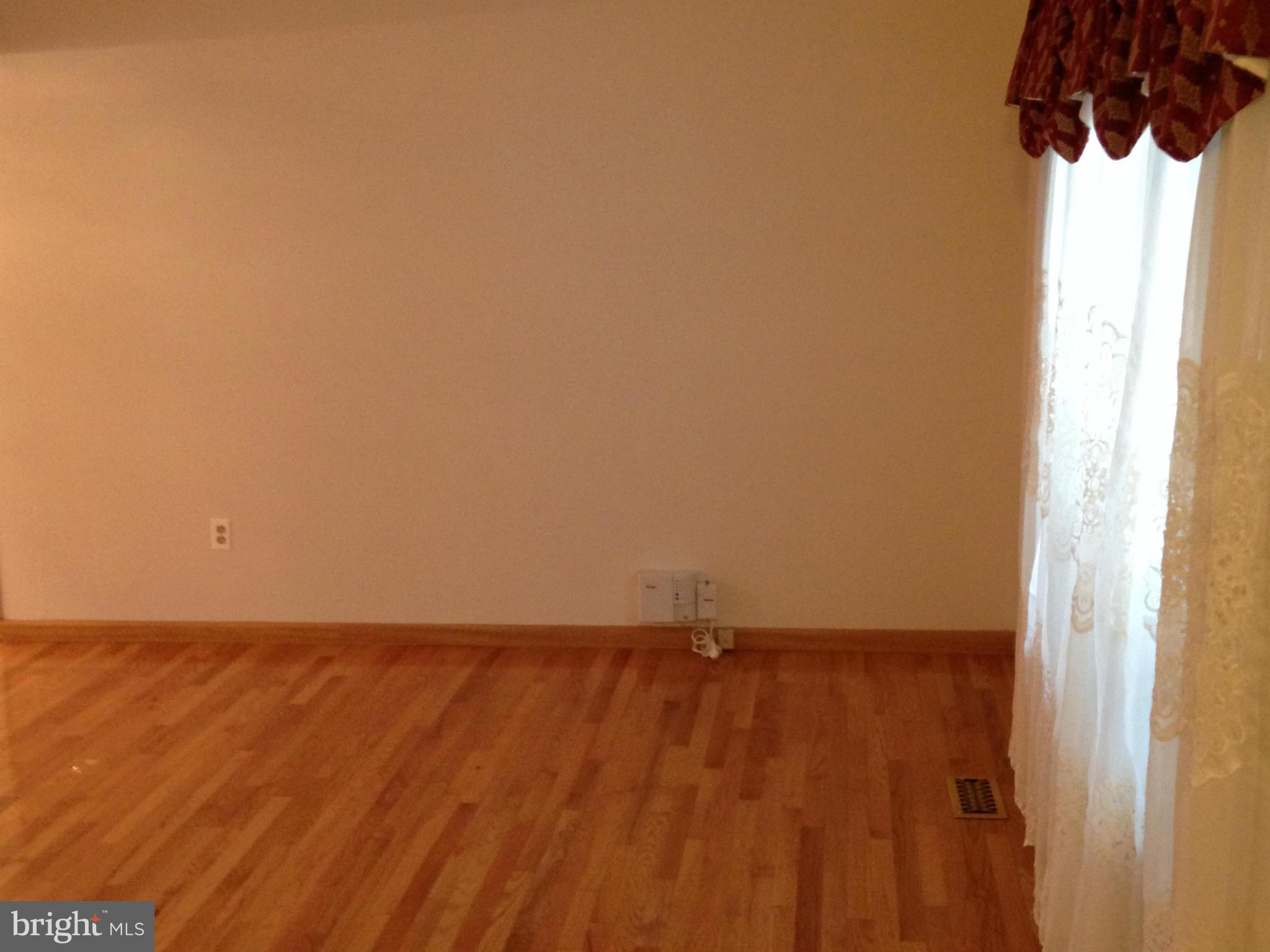 4526 Ambermill Road Baltimore, MD 21236 - Photo 13 of 26 Living Room