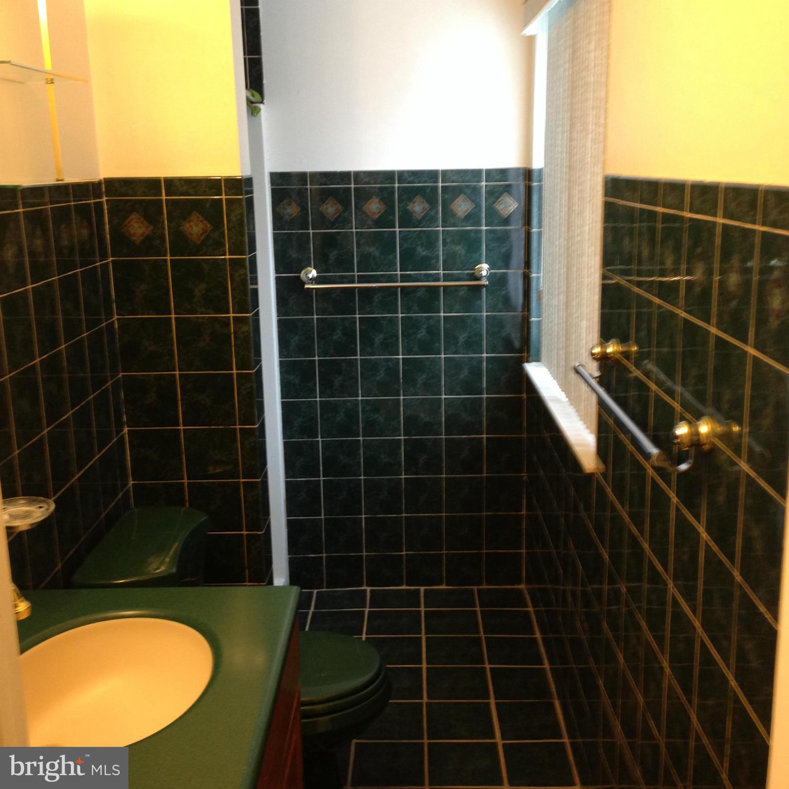 4526 Ambermill Road Baltimore, MD 21236 - Photo 17 of 26 Bath