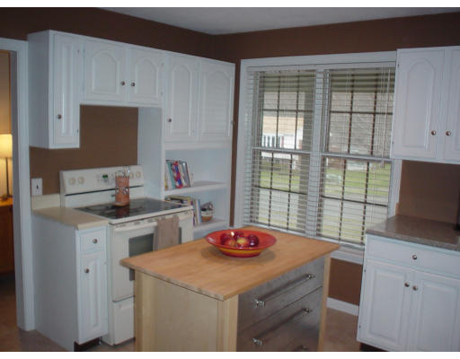 78 Independence Road Feeding Hills, MA 01030 - Photo 2 of 8 Gallery Image 2