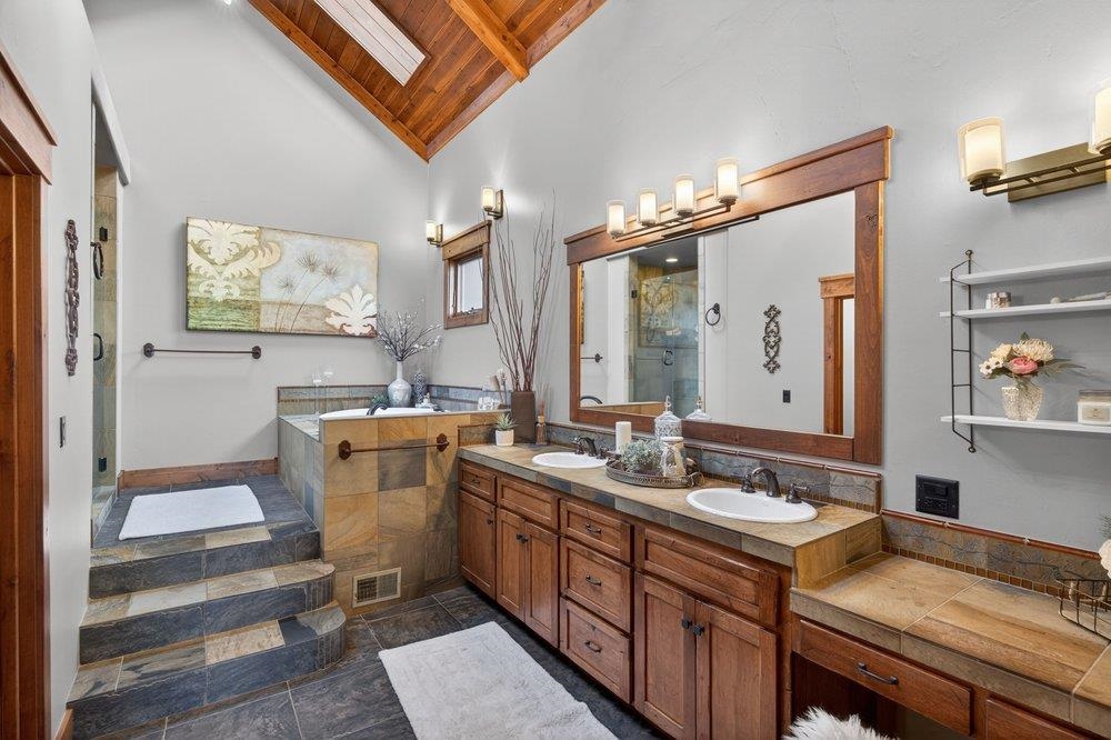 12684 Muhlebach Way Truckee, CA 96161 - Photo 16 of 28