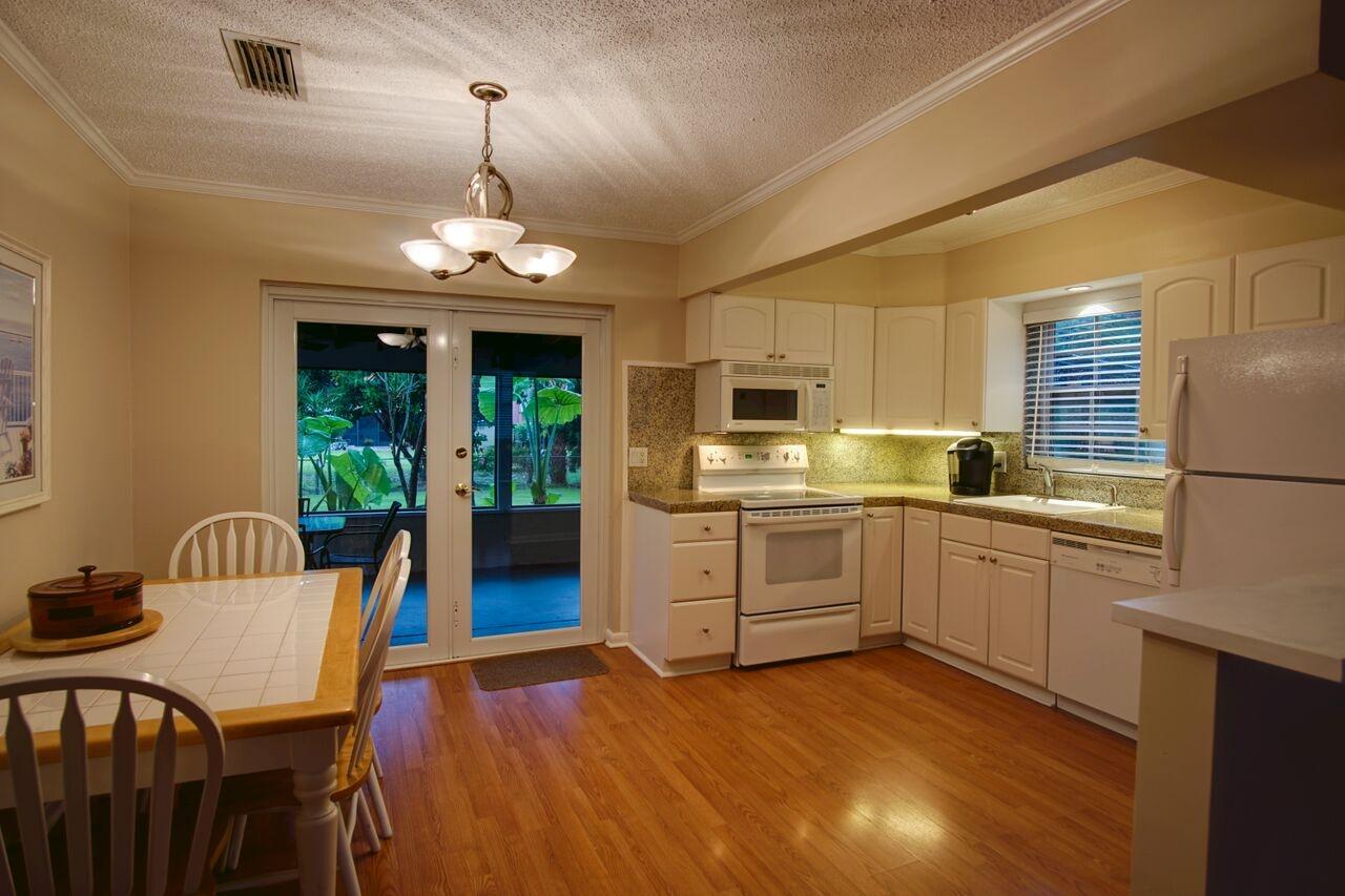 5201 Van Buren Road Delray Beach, FL 33484 - Photo 3 of 21 Kitchen