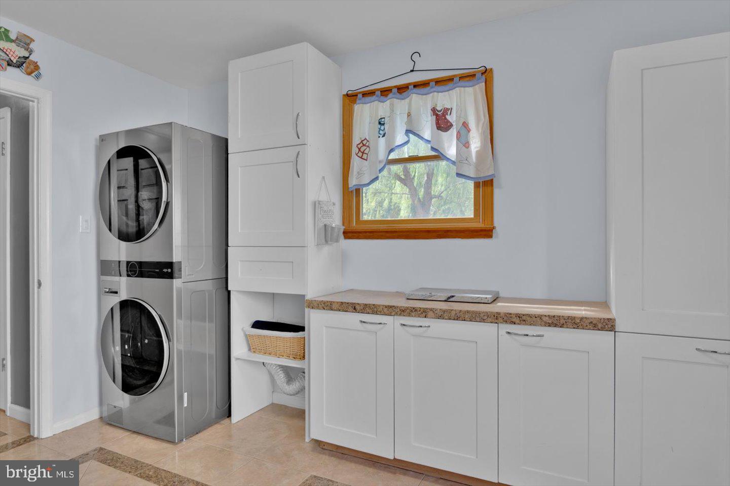 166 Country Farms Road Marlton, NJ 08053 - Photo 59 of 68 a utility room with dryer and washer