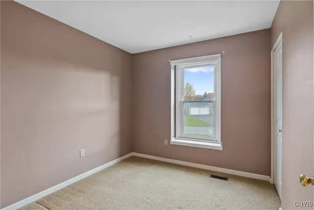 $240,000 | 9501 Glengarriff Drive, Cicero, NY 13029