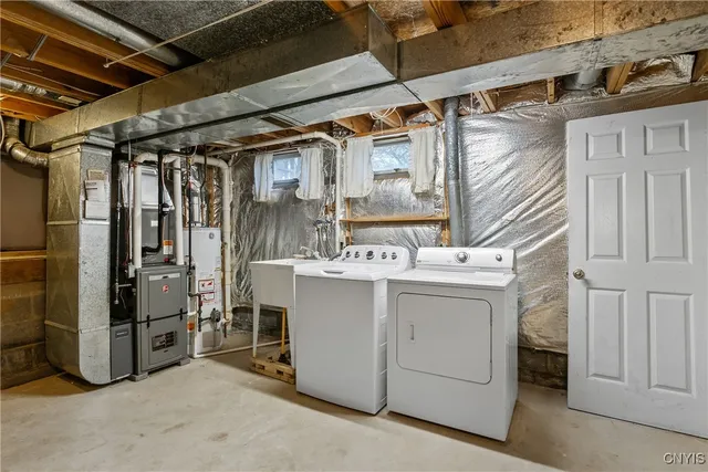 $240,000 | 9501 Glengarriff Drive, Cicero, NY 13029