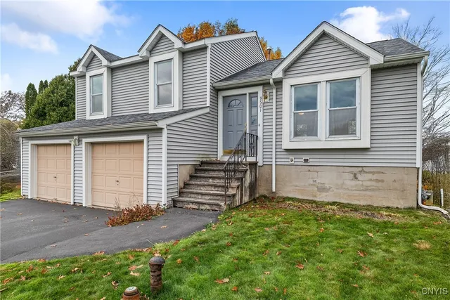 $240,000 | 9501 Glengarriff Drive, Cicero, NY 13029