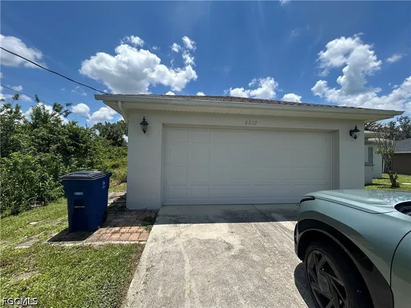 $2,000 | 6012 Thrush Avenue, Fort Myers, FL 33905