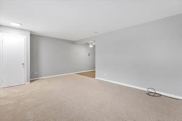 $1,195 | 6244 West 64th Place, Unit 203, Chicago, IL 60638