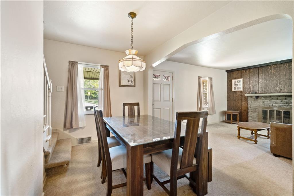 551 Greenlee Road Pittsburgh, PA 15227 - Photo 8 of 38 The open flow makes entertaining easy...
