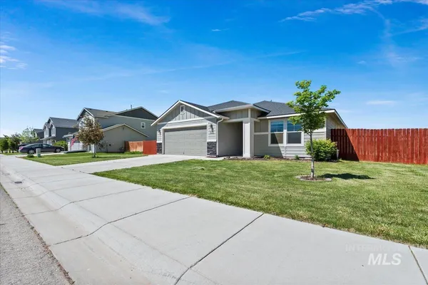 $385,000 | 1685 Southwest Levant Way, Mountain Home, ID 83647