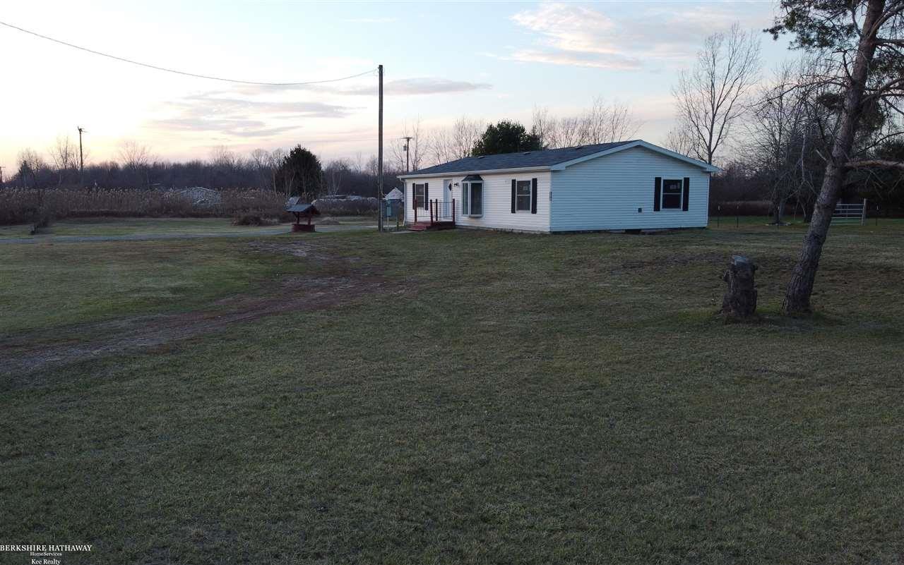 4591 Mortimer Line Road Croswell, MI 48422 - Photo 7 of 39 50029469-6.JPG