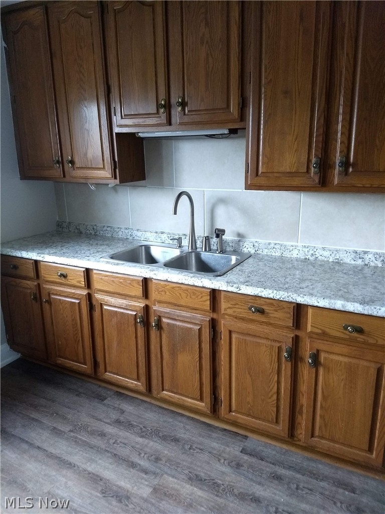 5595 Pearl Road Parma, OH 44129 - Photo 12 of 20