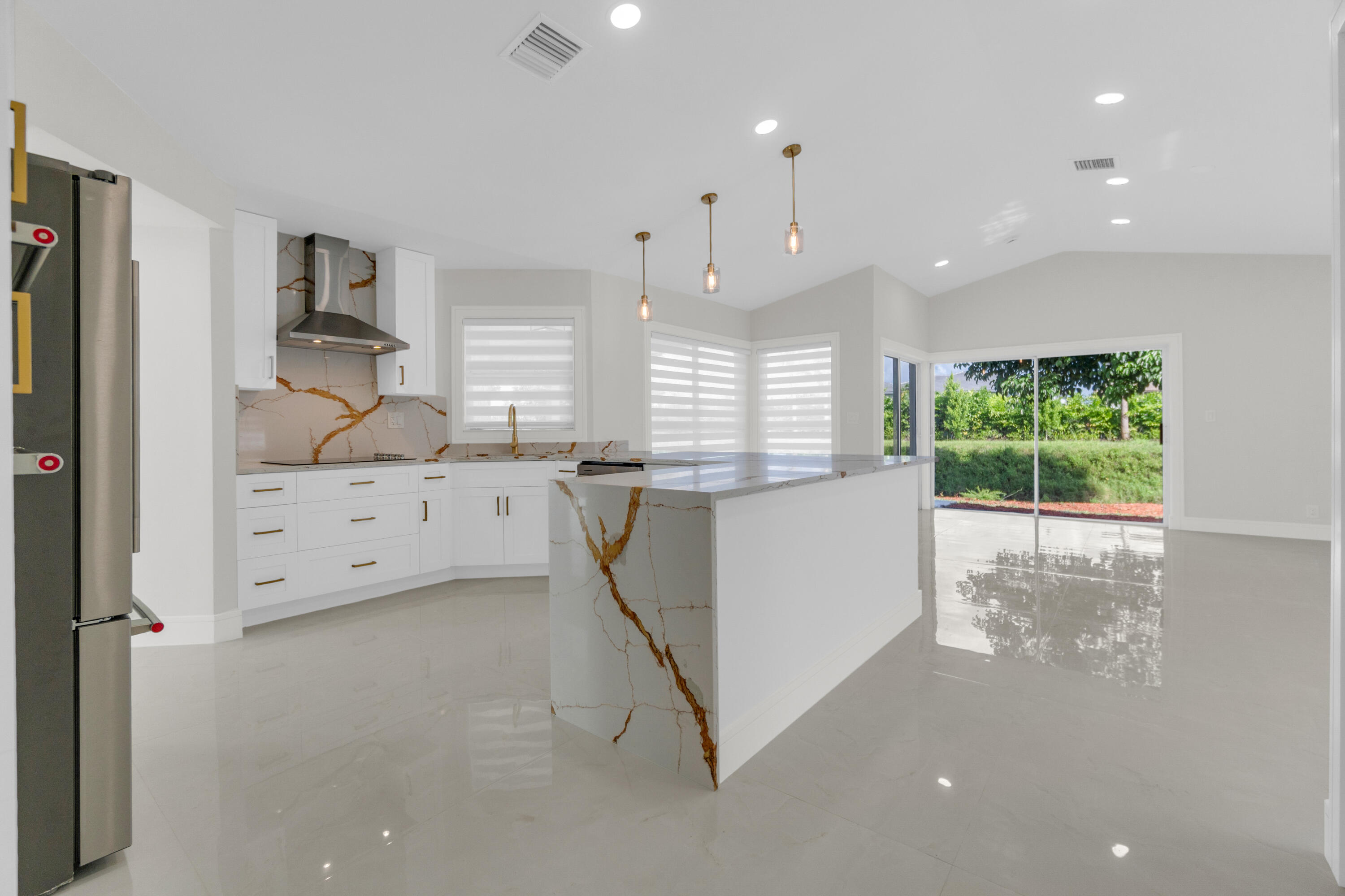 9645 Carousel Circle North Boca Raton, FL 33434 - Photo 11 of 39 7