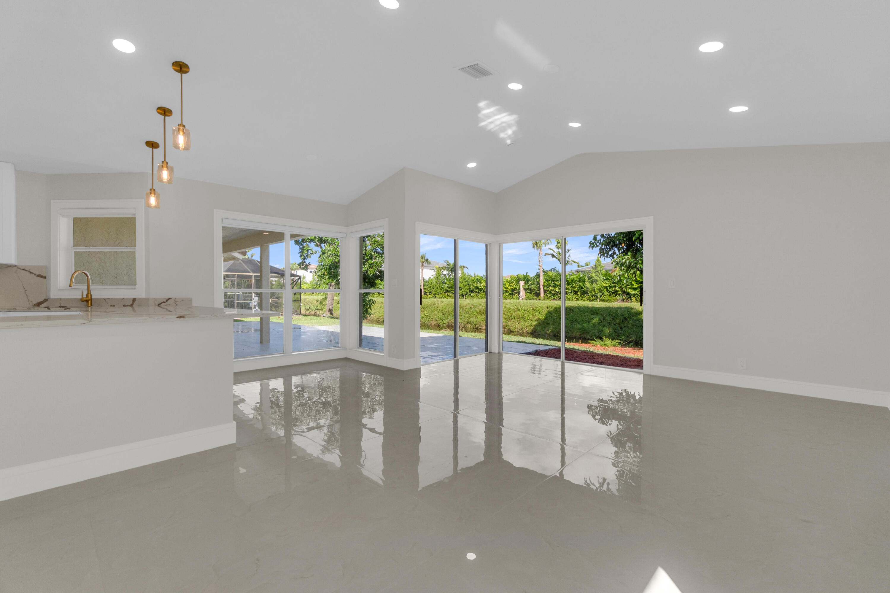 9645 Carousel Circle North Boca Raton, FL 33434 - Photo 14 of 39 24