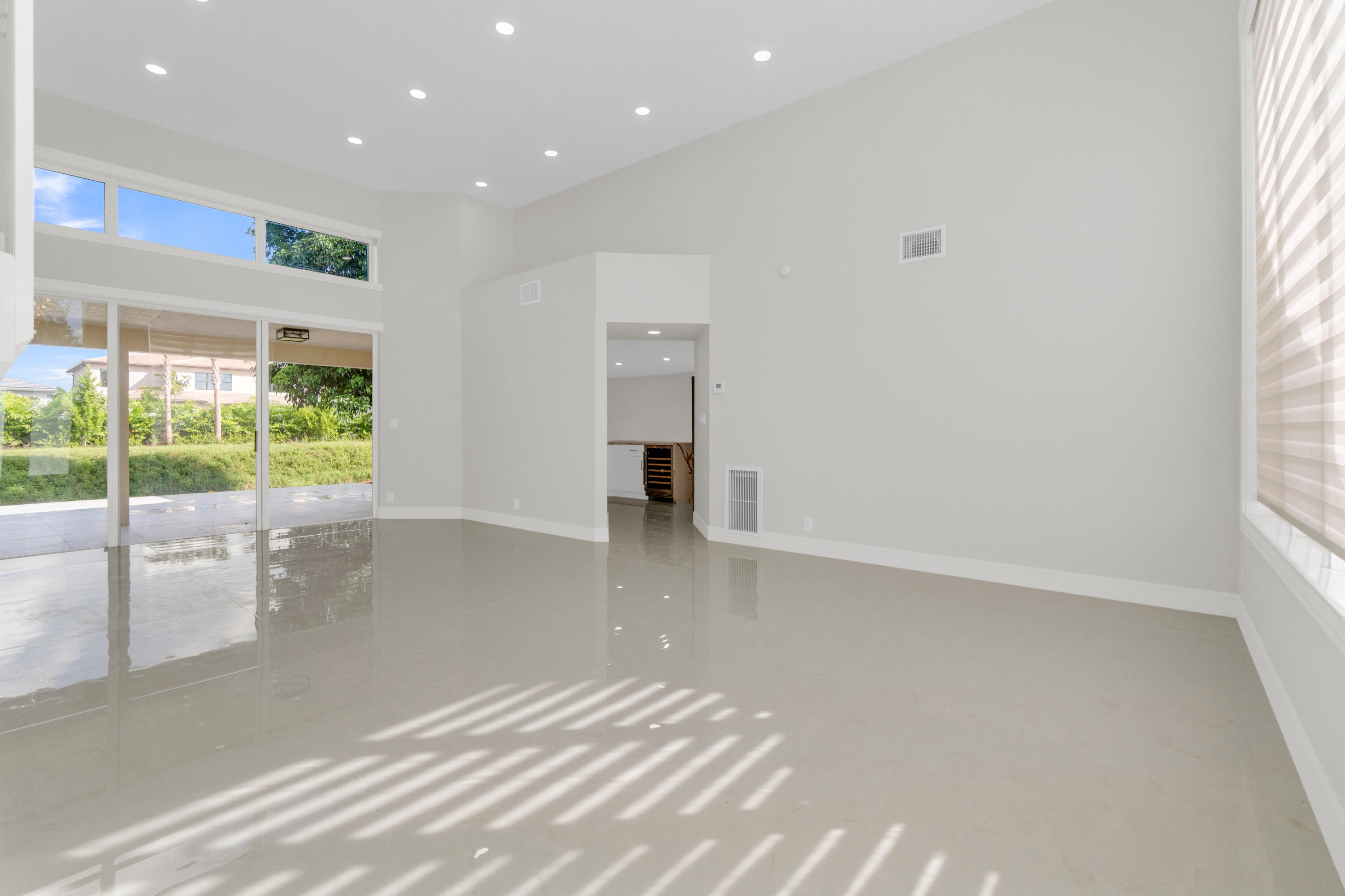 9645 Carousel Circle North Boca Raton, FL 33434 - Photo 4 of 39 35