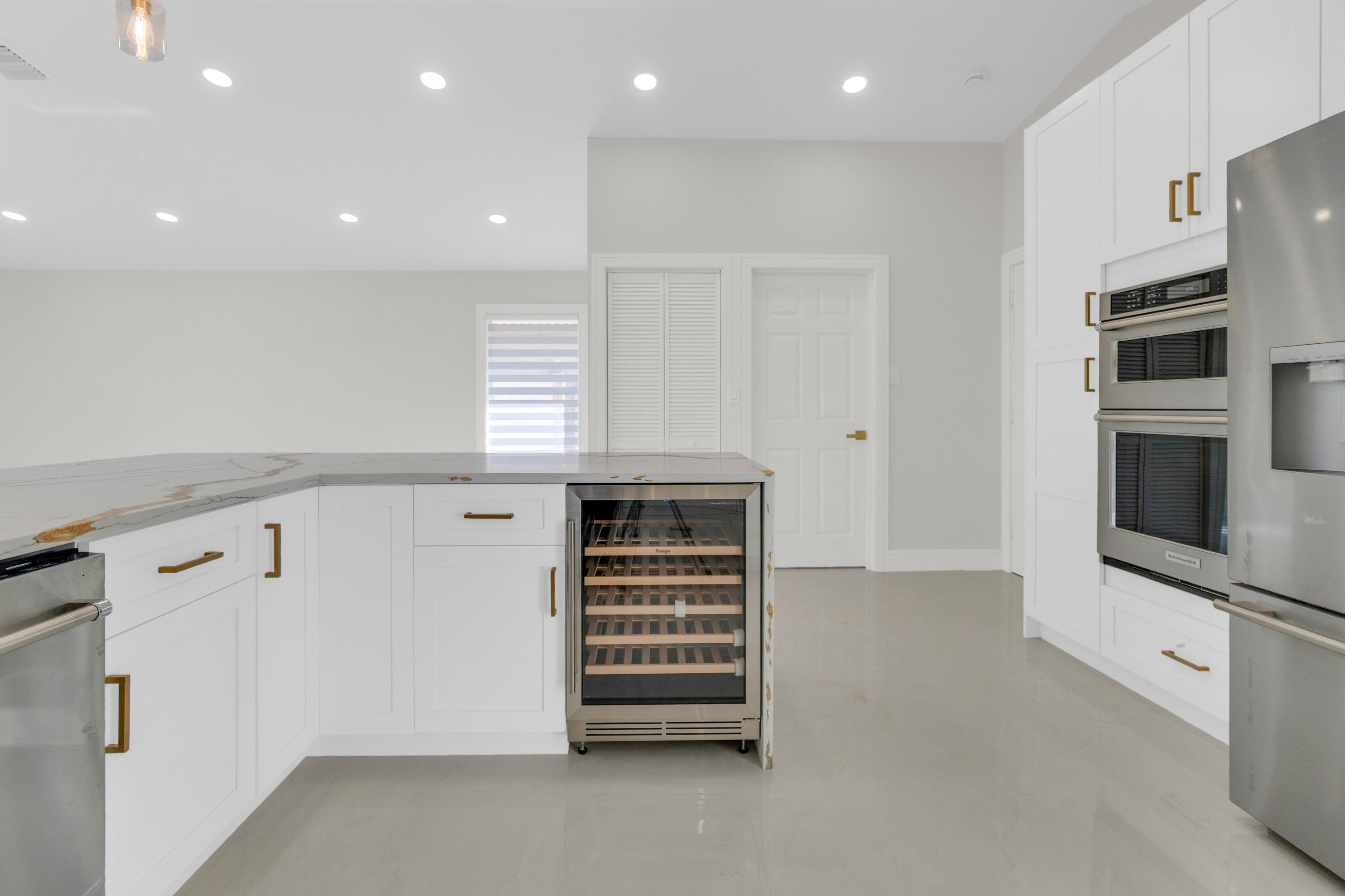 9645 Carousel Circle North Boca Raton, FL 33434 - Photo 9 of 39 6